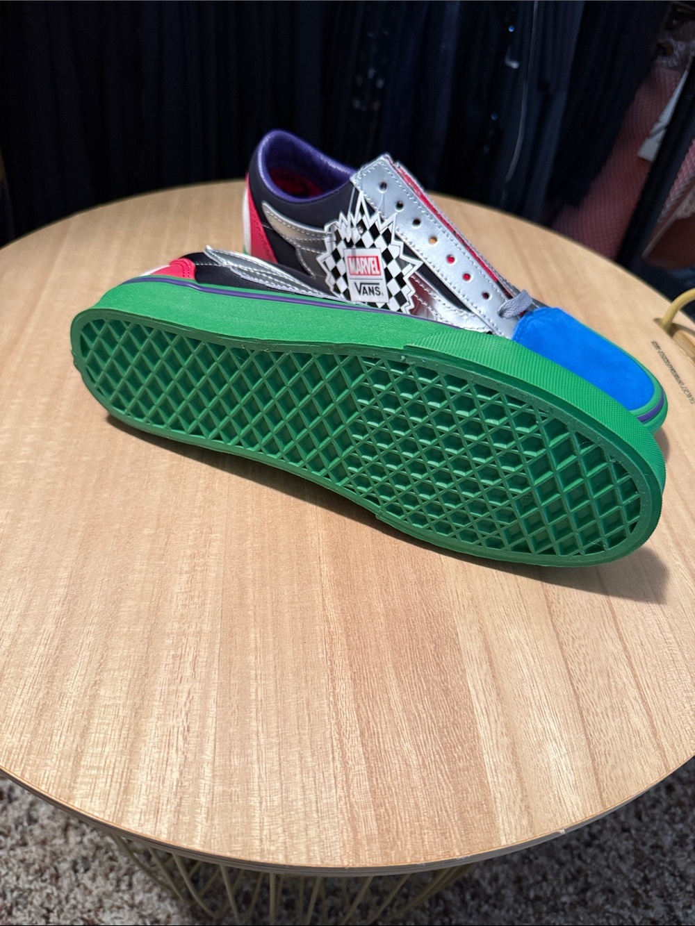 Vans x Marvel Blue Green Winged Slip-On Sneakers

Limited edition - Picture 2 of 3